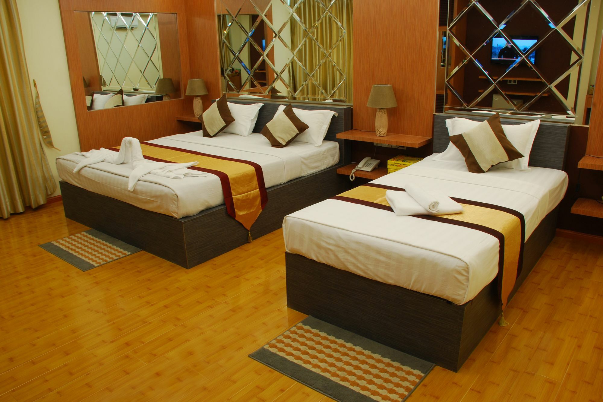 Hotel 72 يانغون المظهر الخارجي الصورة